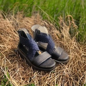 Bernie Mev Laura Sandal in Navy Denim Sz 40